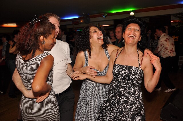 min 2009 05 06 cargo club 198